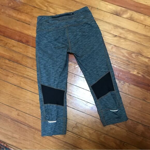 Athleta Grey Relay Capri Crop Leggings (S) - Picture 11 of 12